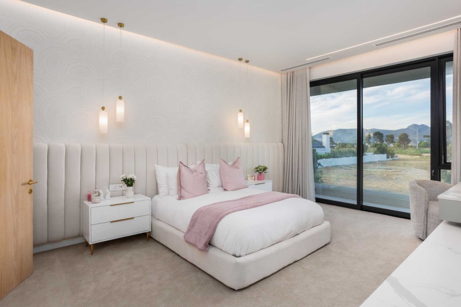 7 Bedroom Property for Sale in Val De Vie Estate Western Cape